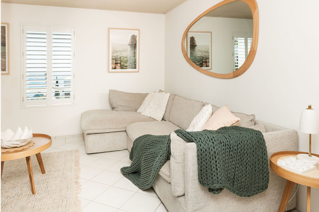 Praia on Moffat. Luxury Coastal Apartment. Walk to Beach, Cafés & Headlands. - Alora Holiday Homes