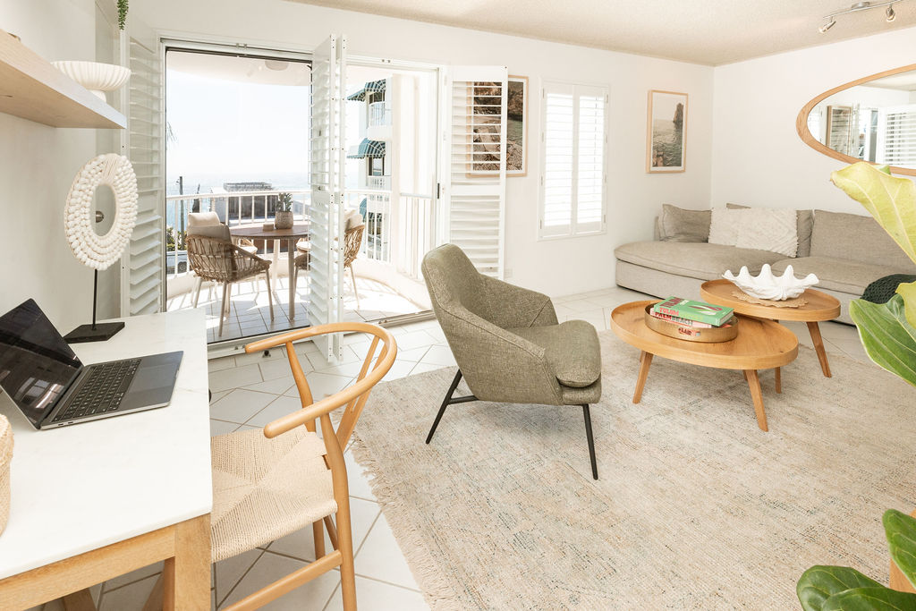 Praia on Moffat. Luxury Coastal Apartment. Walk to Beach, Cafés & Headlands. - Alora Holiday Homes