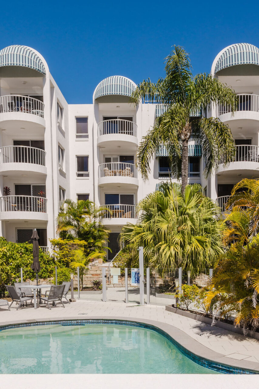 Praia on Moffat. Luxury Coastal Apartment. Walk to Beach, Cafés & Headlands. - Alora Holiday Homes
