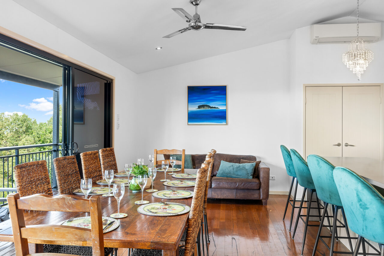 Blackall Bliss – Panoramic Luxury in the Heart of Mapleton - Alora Holiday Homes Blackall Bliss – Panoramic Luxury in the Heart of Mapleton - Alora Holiday Homes
