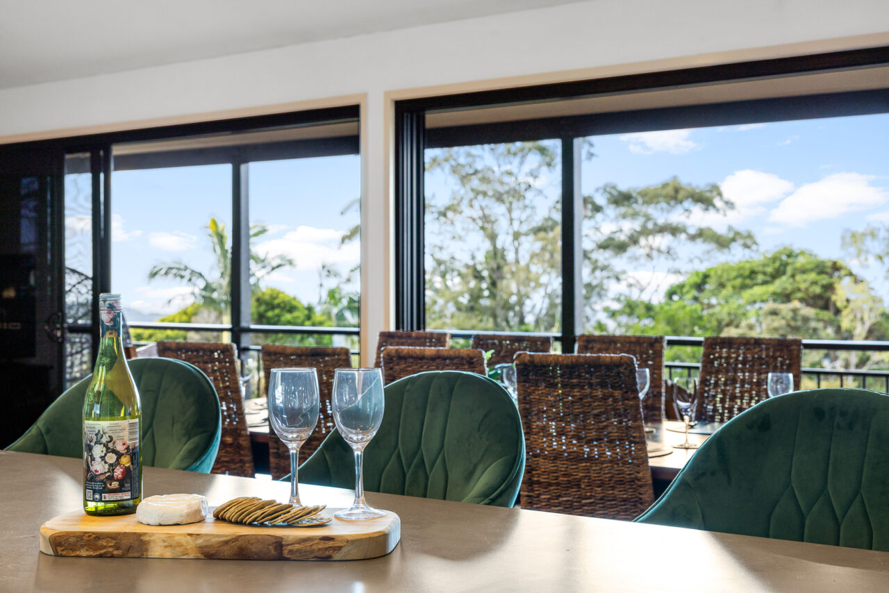 Blackall Bliss – Panoramic Luxury in the Heart of Mapleton - Alora Holiday Homes Blackall Bliss – Panoramic Luxury in the Heart of Mapleton - Alora Holiday Homes